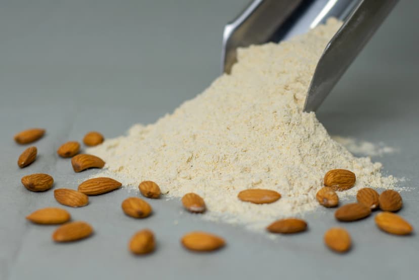 Imagen de harinas saludables como almendra, arroz, avena y trigo integral - Reyna Frutas Distribuidora